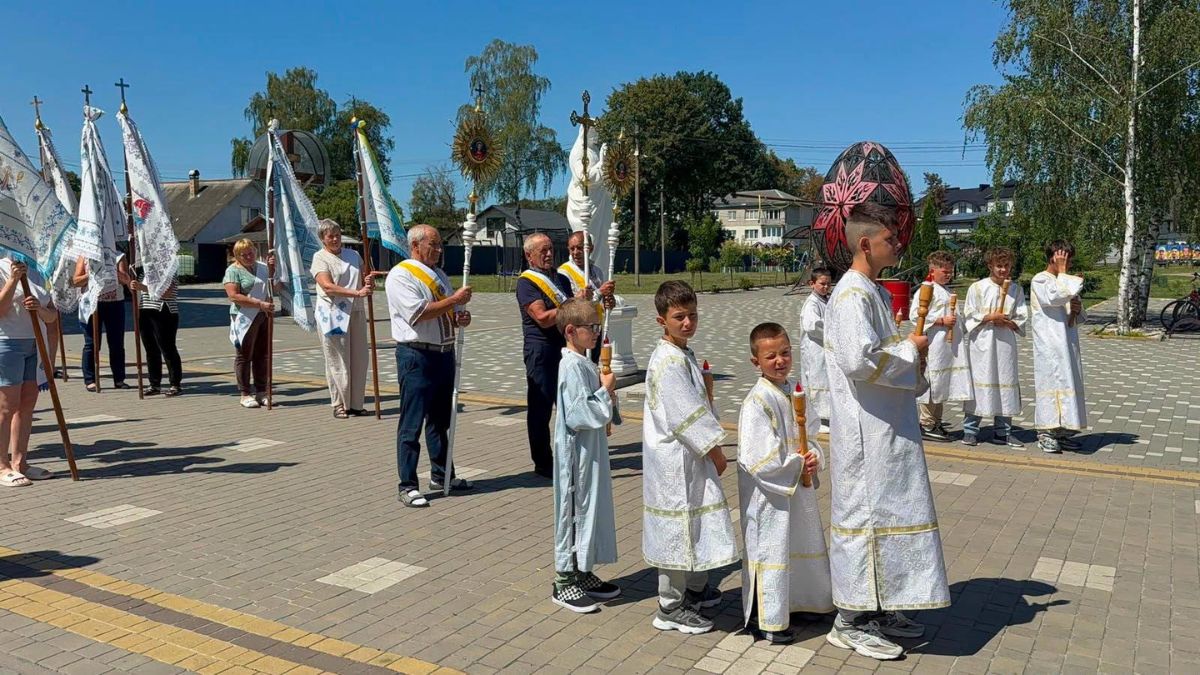 У Голинь передали мощі Володимира Великого