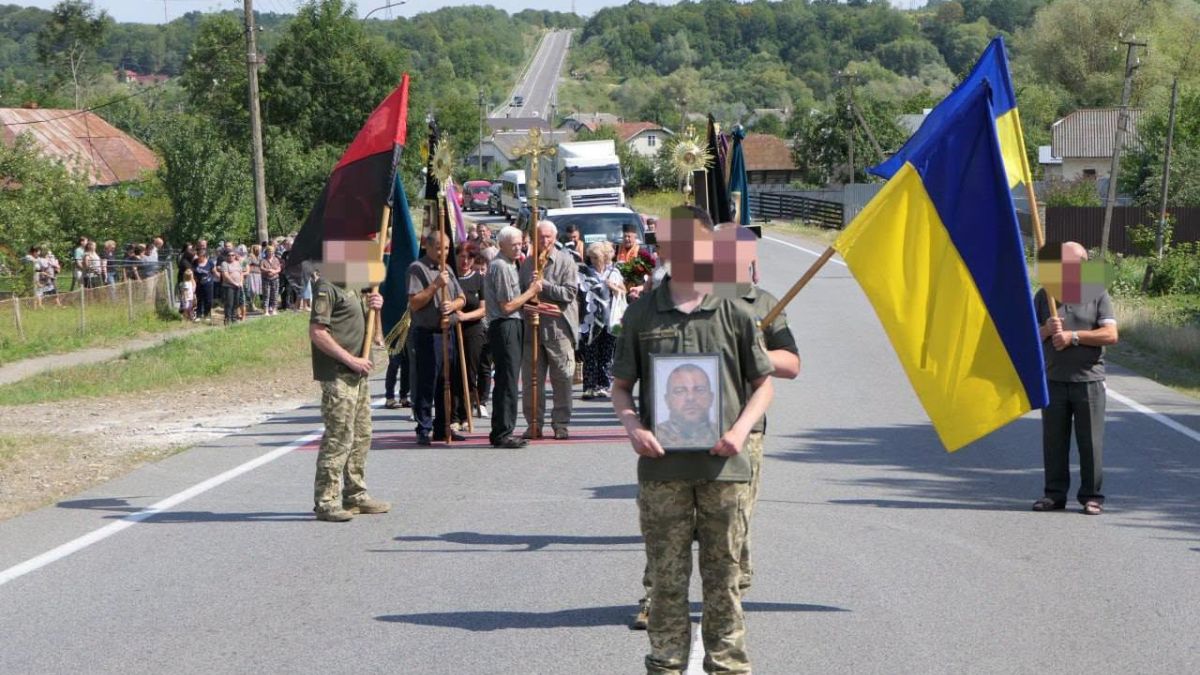 Калуська громада похоронила Івана Луцького