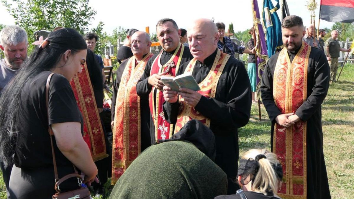 Калуська громада похоронила Івана Луцького