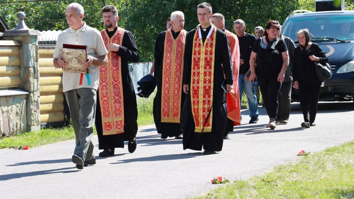 Похорон у Рожнятові захисника Богдана Ниркова