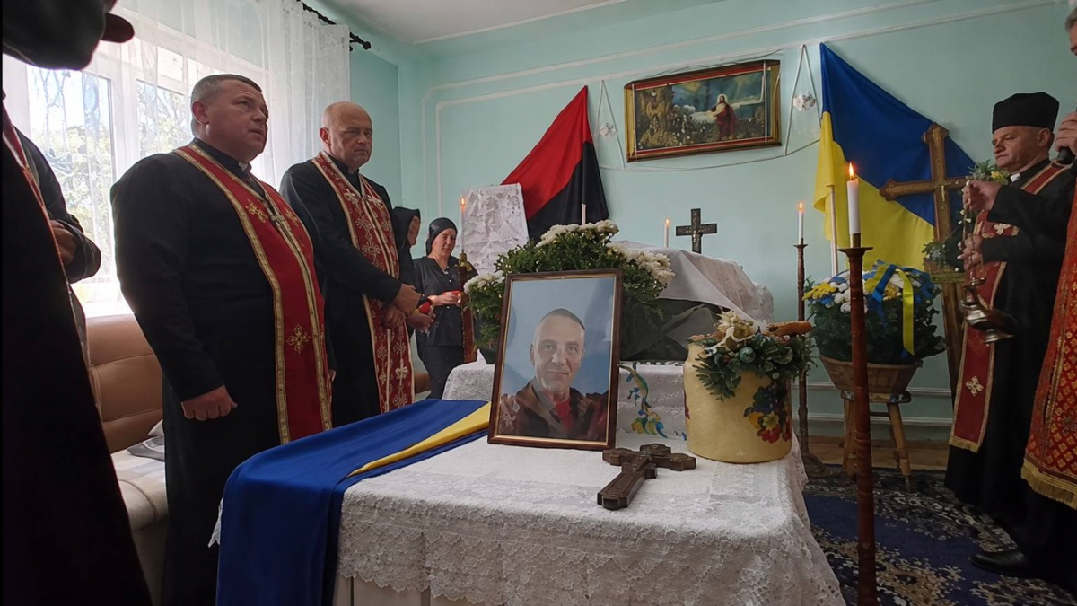У Перегінському похоронили Володимира Семковича