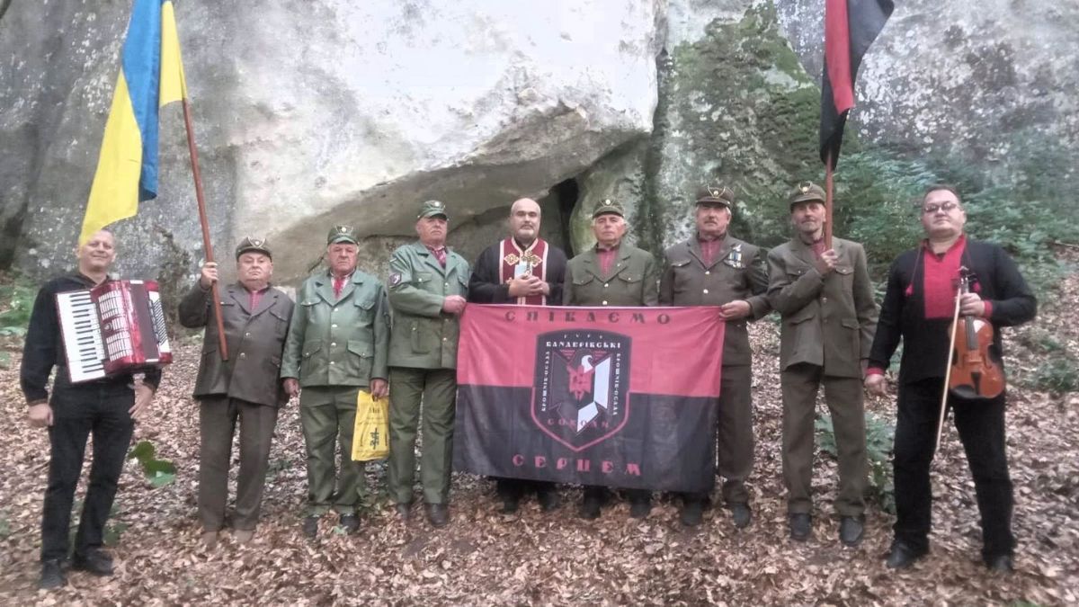 У Витвицькій громаді була панахида в урочищі Цапові скелі
