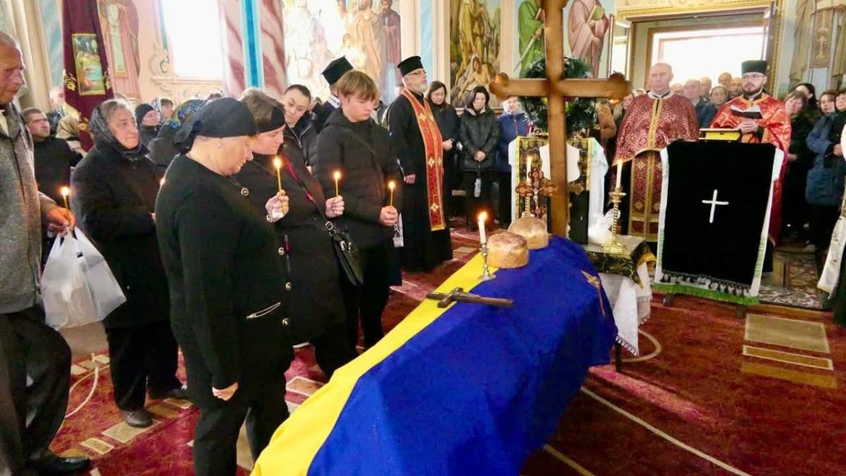 На Калущині поховали Героя Віталія Коломійця