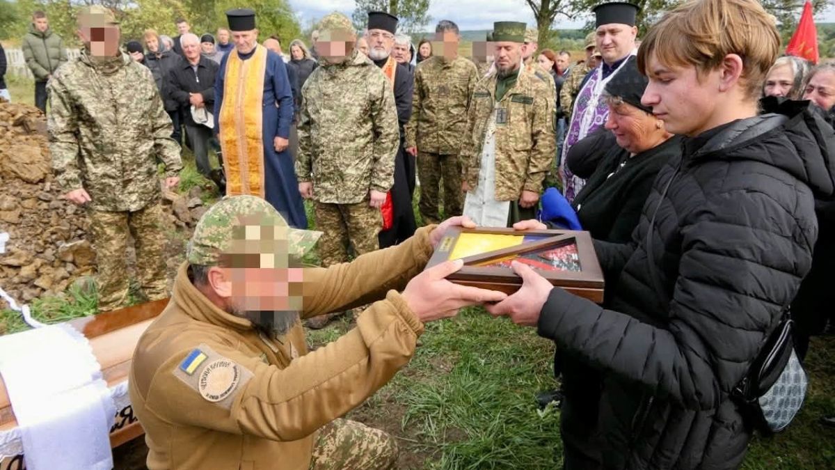 На Калущині поховали Героя Віталія Коломійця