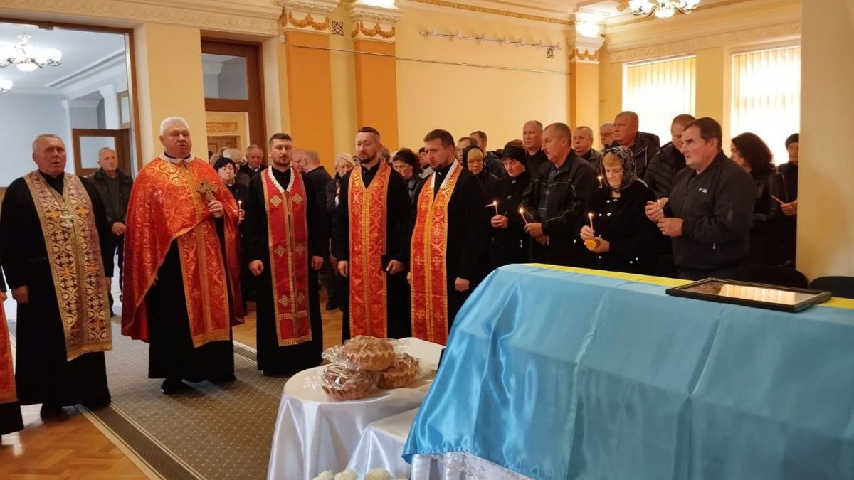 У Брошневі-Осаді поховали Героя Володимира Пліша