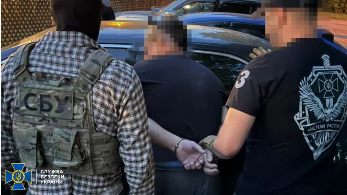 СБУ викрила одного з керівників відомої політсили та ексзаступника Голови ДСНС