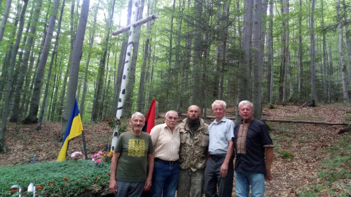 У селі Сукуль відправили панахиду у лісі