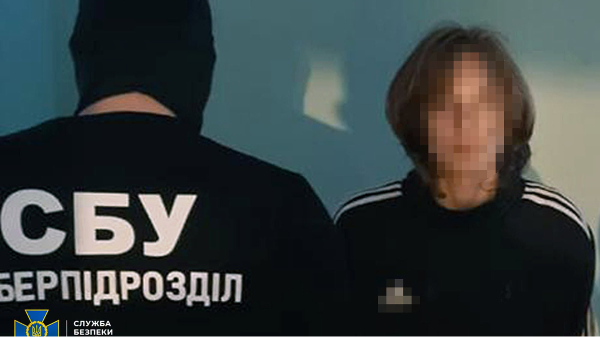 На Прикарпатті троє злочинців викрали понад 600 тисяч гривень із карток українців
