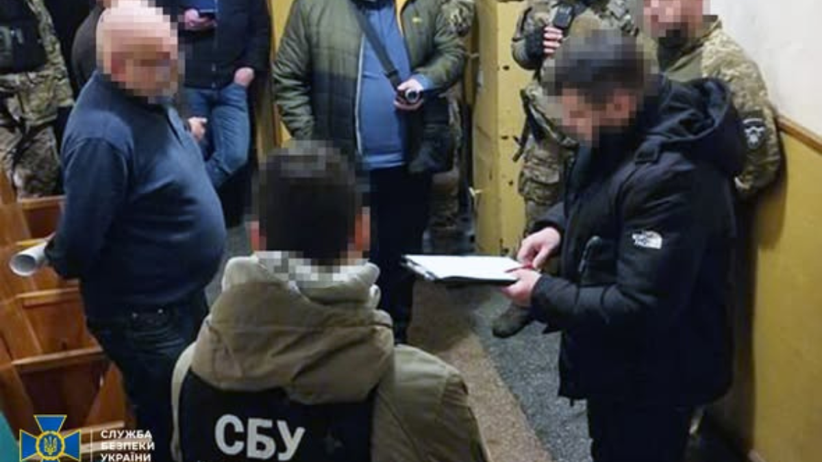 Знімали чоловіків з розшуку за гроші: на Прикарпатті судитимуть трьох посадовців ТЦК