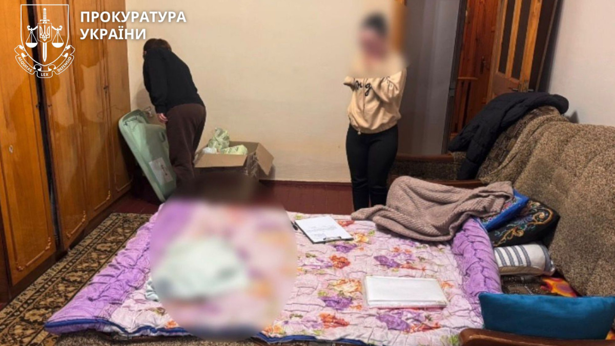 Засудили 18-річну матір, яка побила дитину на смерть