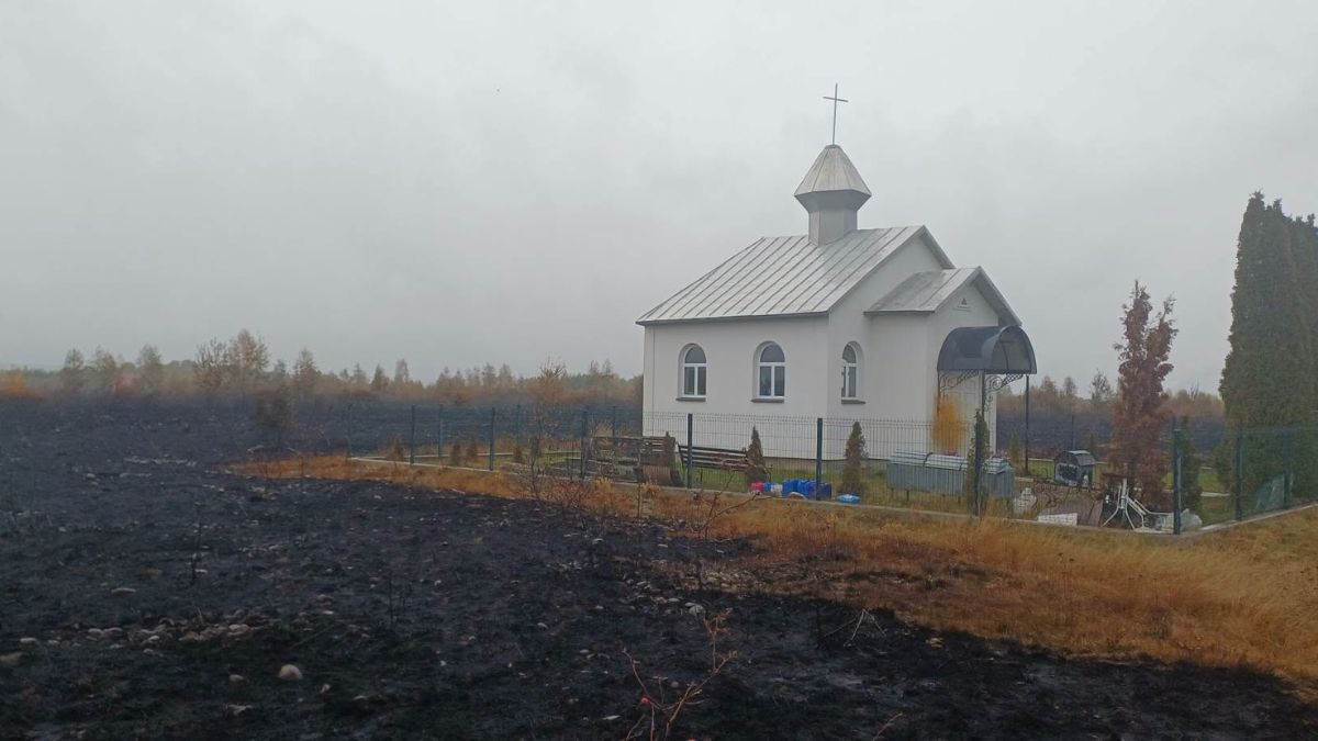 У селі на Калущині згоріли городи й майно, а капличка вціліла